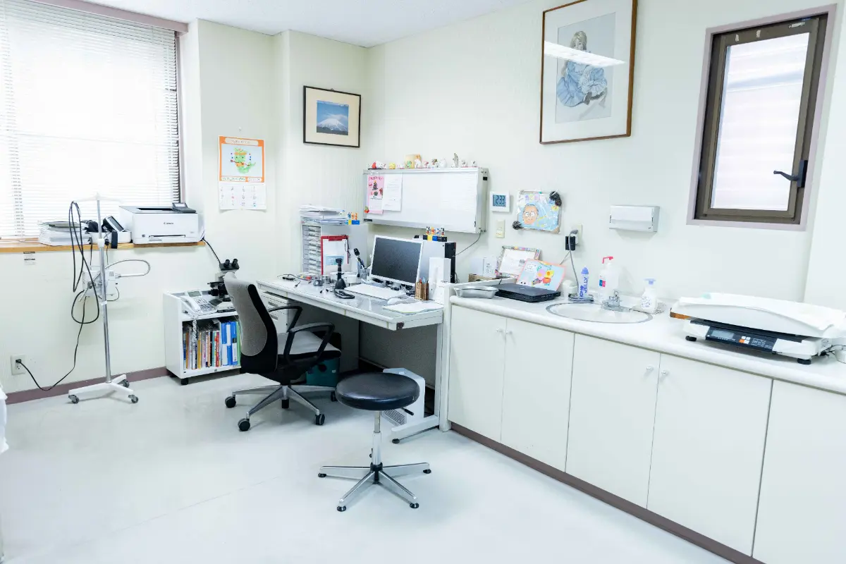 小児科診察室1
