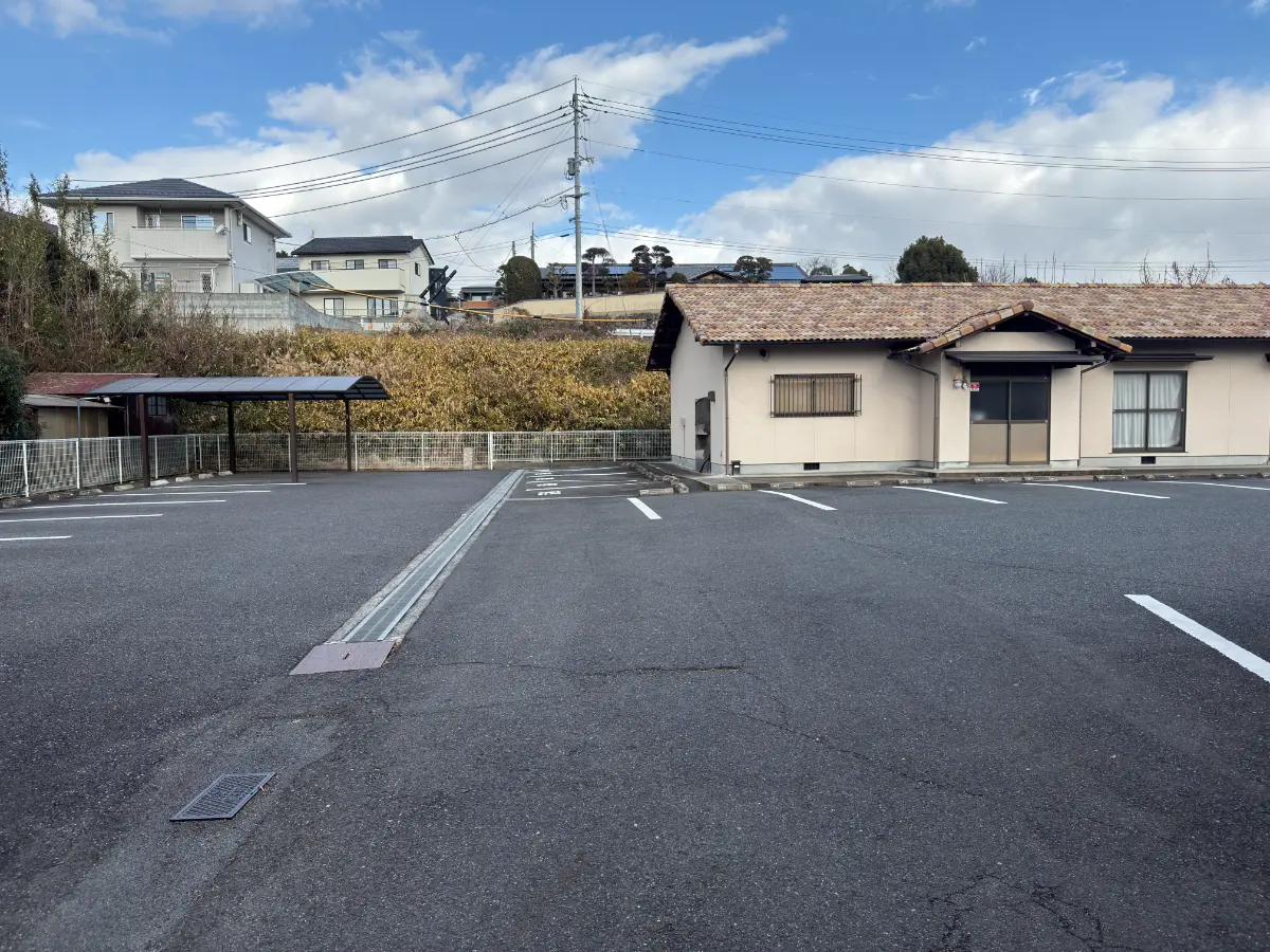 クリニック第二駐車場2
